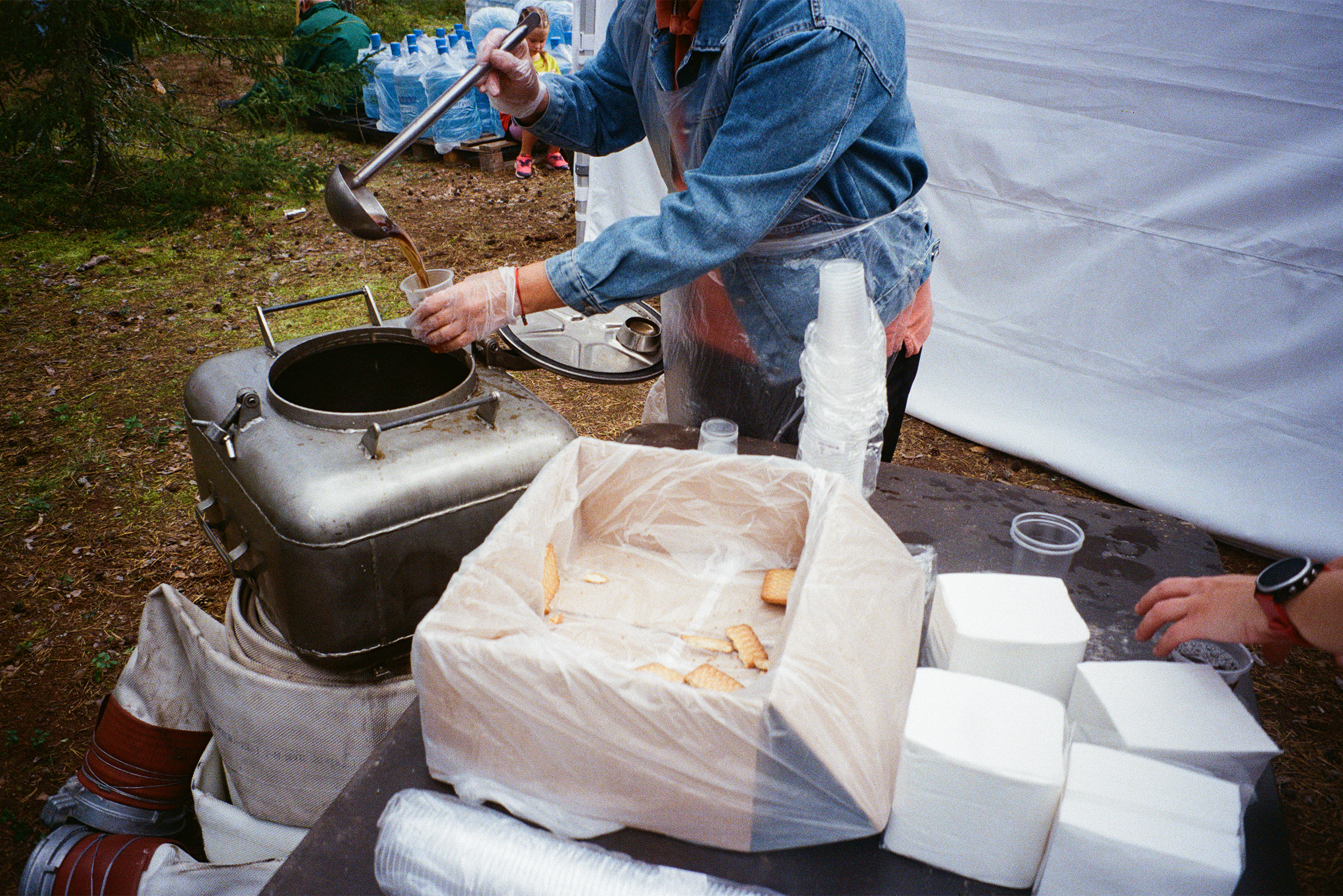В коробках — легендарное печенье «К кофе»