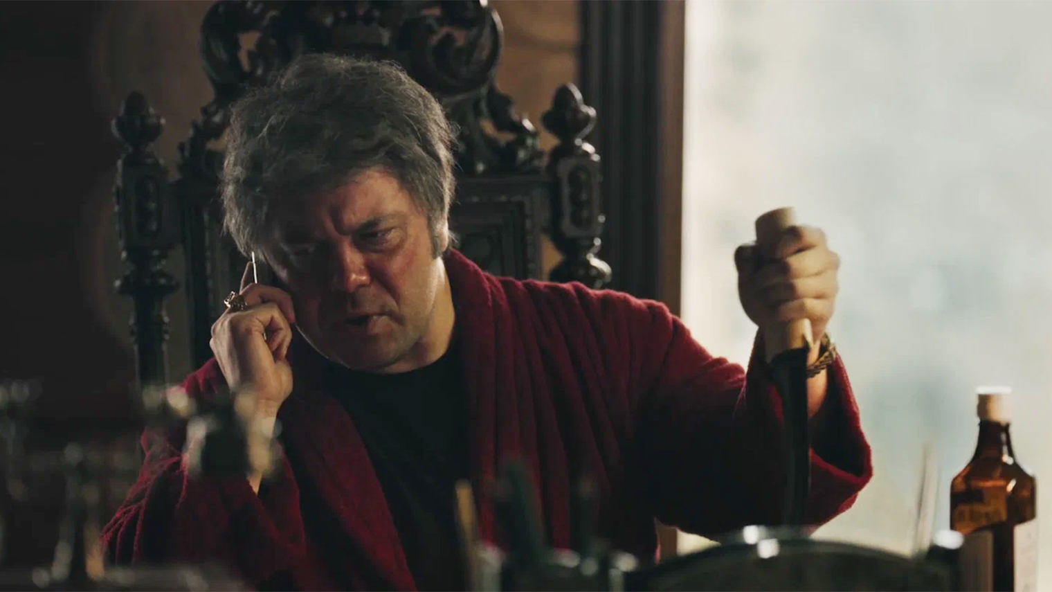 Бандит Джем — самый комичный злодей «Лихих», напоминающий бритого Рона Свонсона с воровскими замашками