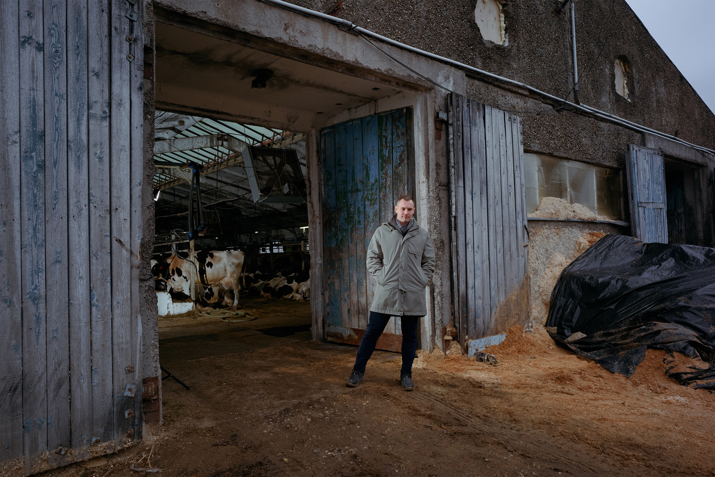 Ферма выстояла, в отличие от соседей, но вся эта борьба сильно подорвала здоровье отца