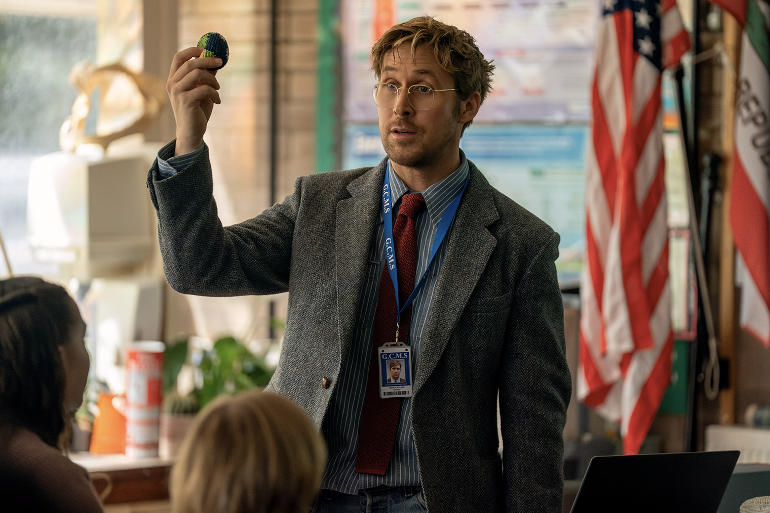 Райленд — человек, который легко бы мог сказать, что его организм состоит на 99% из кофе. Или сделать какую-то абсолютно стандартную вещь и радостно заявить: «Ну только я так могу!»