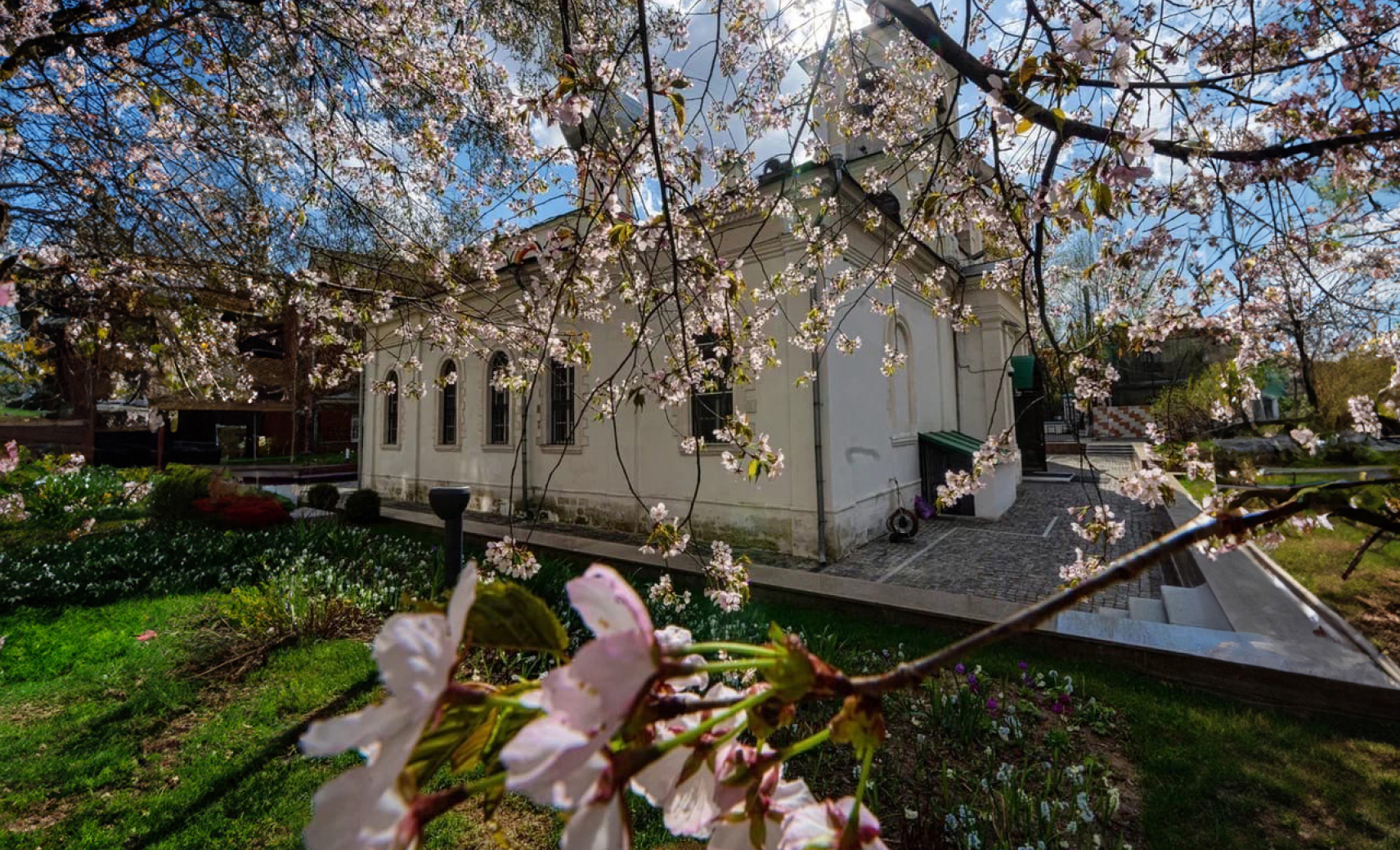 Храм священномученика Власия в Старой Конюшенной слободе