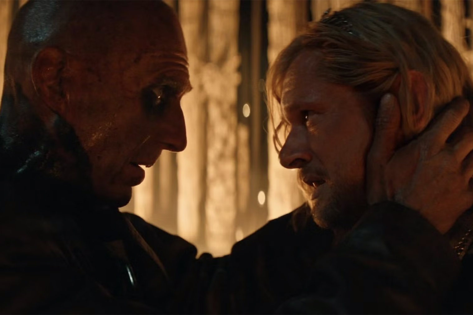 Джек О’Коннелл отмечал, что работа с Рэйфом Файнсом стала для него ценным опытом. Их парные сцены помогли ему углубить собственную игру