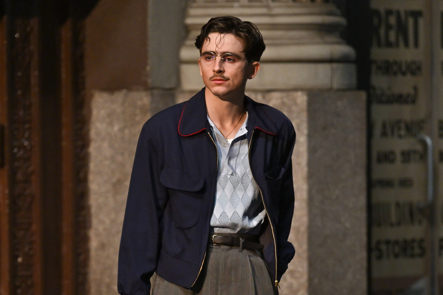 «Вера Марти в себя — двойственная вещь: с одной стороны, восхищает, что он идет напролом, но с другой — это начинает граничить с эгоизмом», — говорит актер. © A24