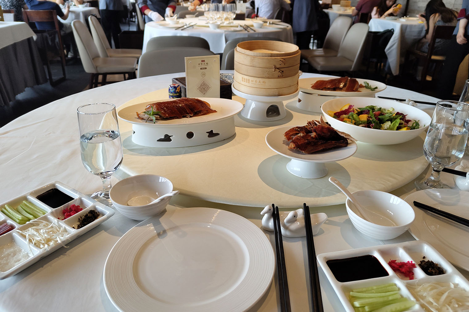 Ресторан Peking Chamber специализируется на утке по-пекински