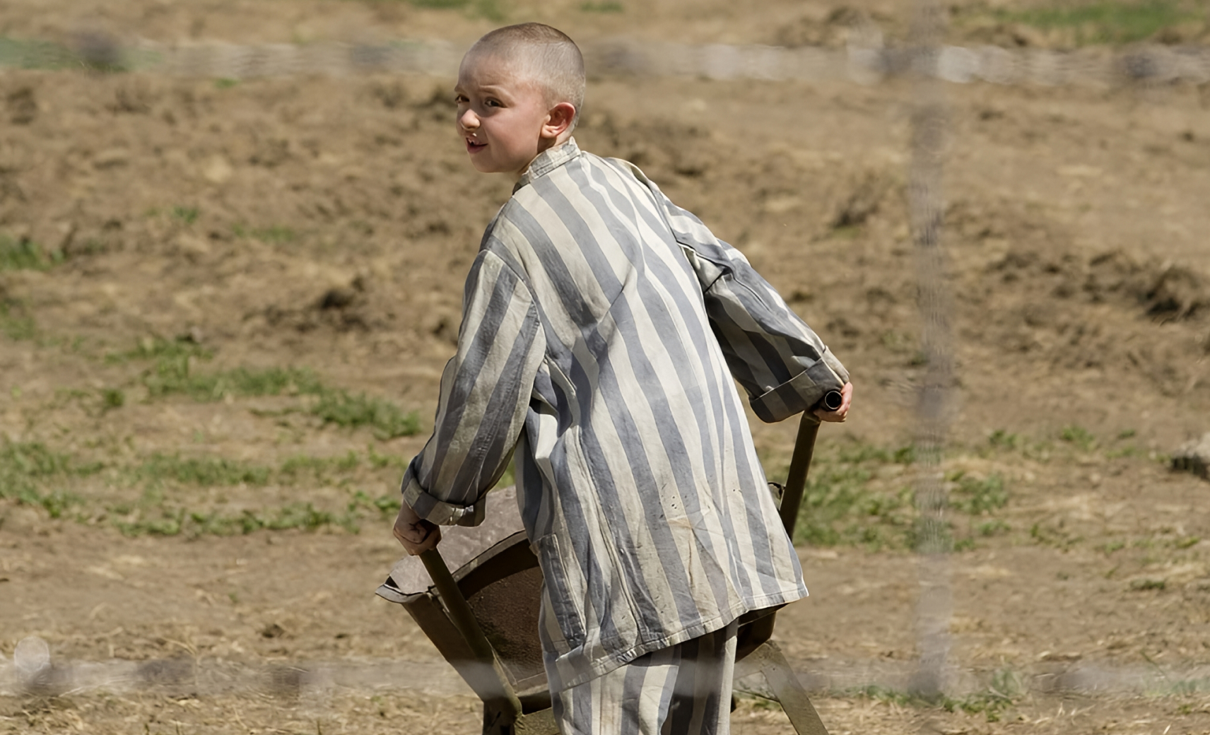 Мальчик в полосатой пижаме