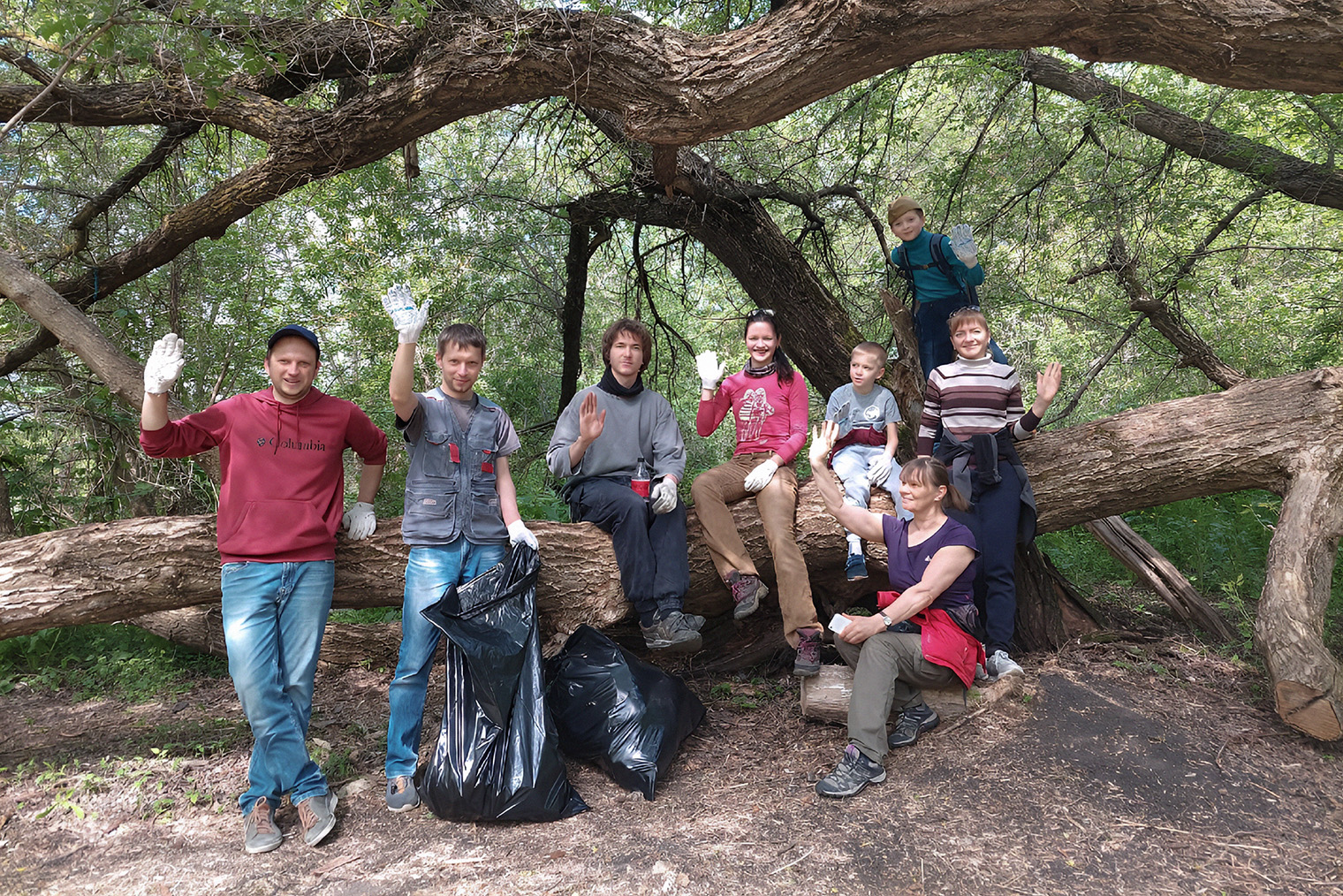 Туристы часто оставляют мусор — его убирают добровольцы. © Сообщество в vk.com