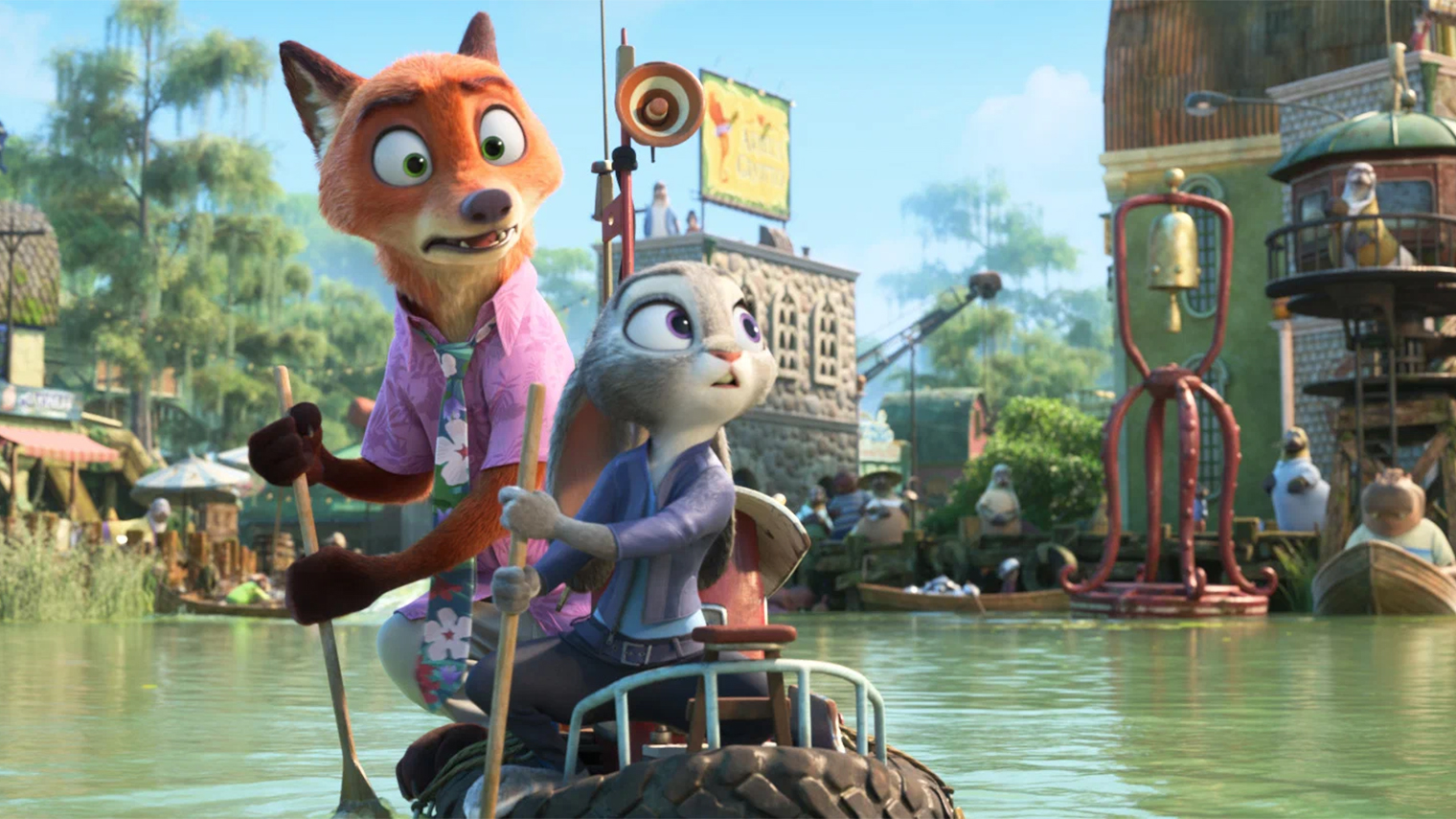 В сиквеле гораздо больше ночных сцен и болотных цветов: новые герои, змеи и рептилии, обязывают