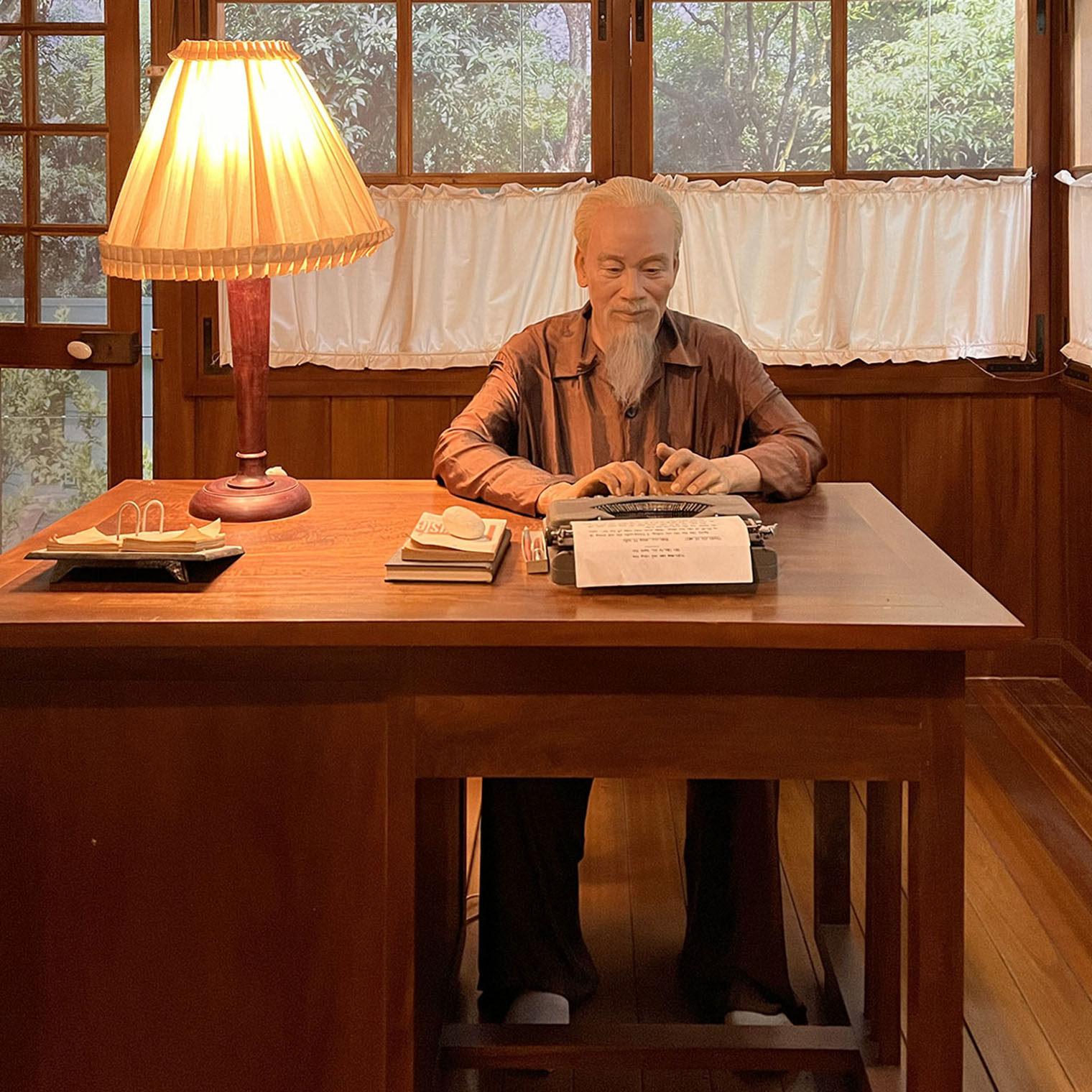 Один из экспонатов музея — восковая фигура революционера