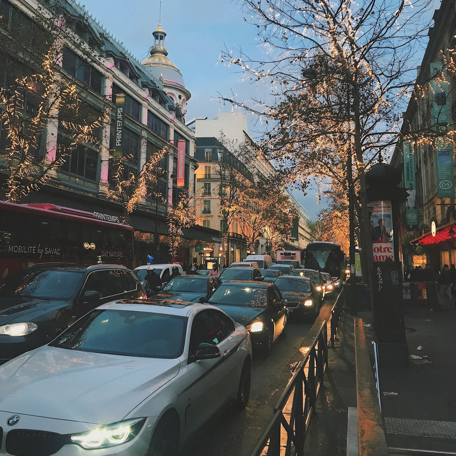 Когда мои дети попросят рассказать о декабре 2019 года в Париже, я покажу им это фото — они все поймут без пояснений. Думаю, в декабре 2039 года будет то же самое