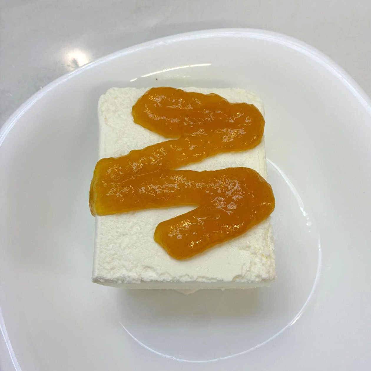 Вечером ем мороженое с джемом