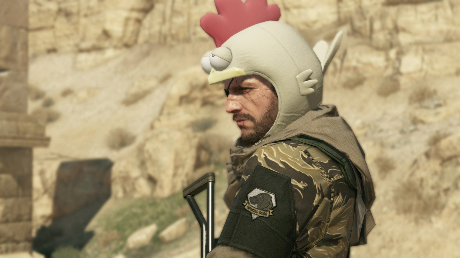 В The Phantom Pain Хидео Кодзима серьезно высказывается на темы мести и детского участия в военных конфликтах. Но в забавах и шутках гейм-дизайнер все равно себе не отказывает
