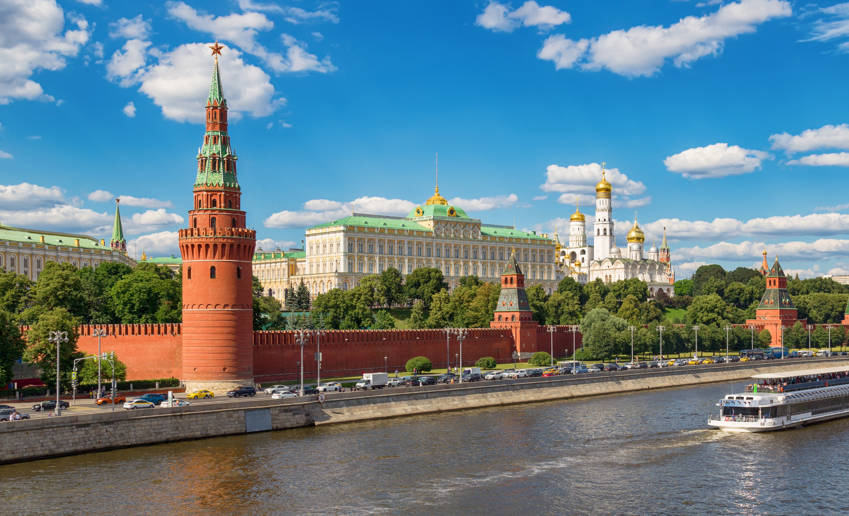 Кремлевская набережная