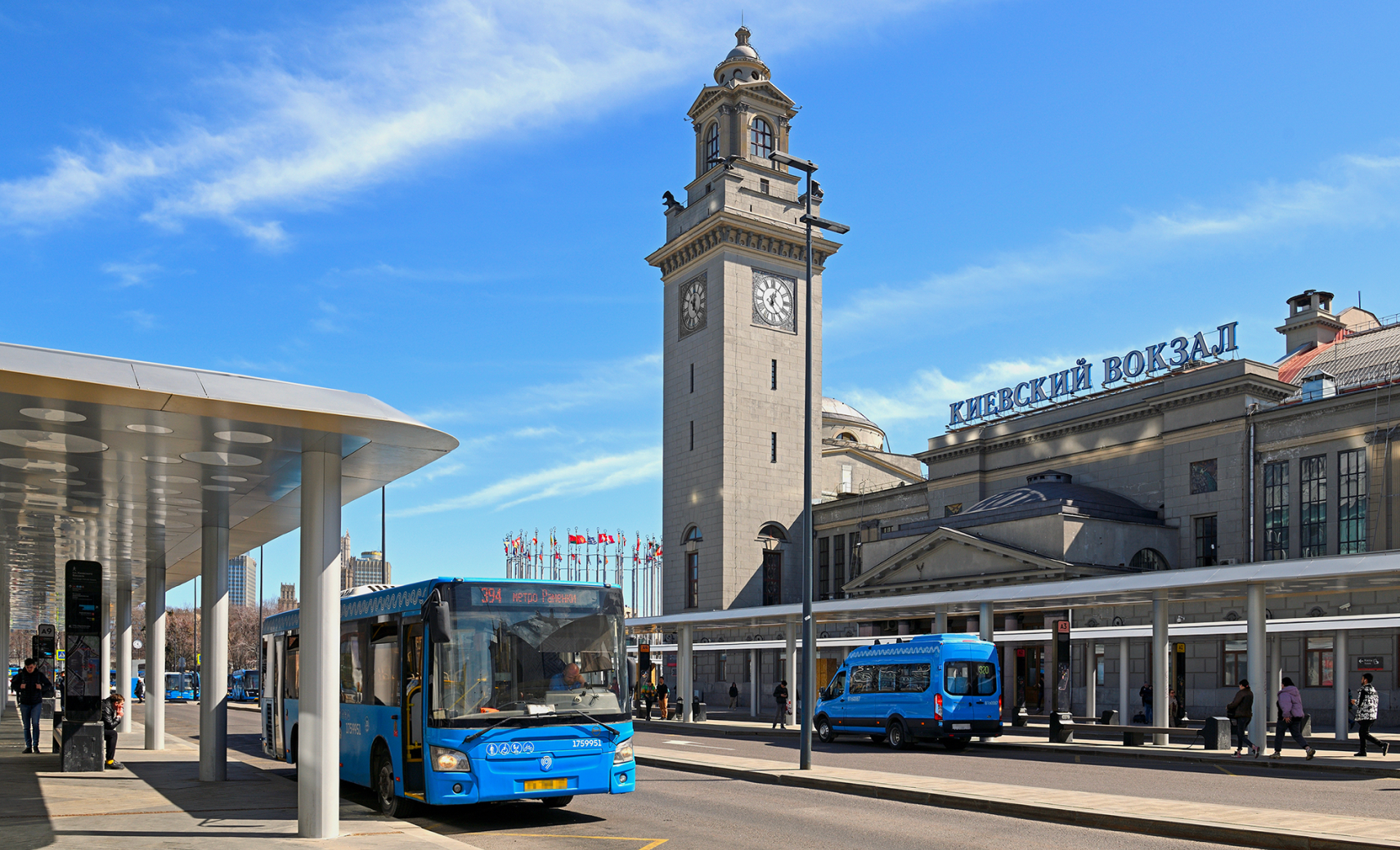 Киевский вокзал, мосты и фасады в перспективе Москвы-реки