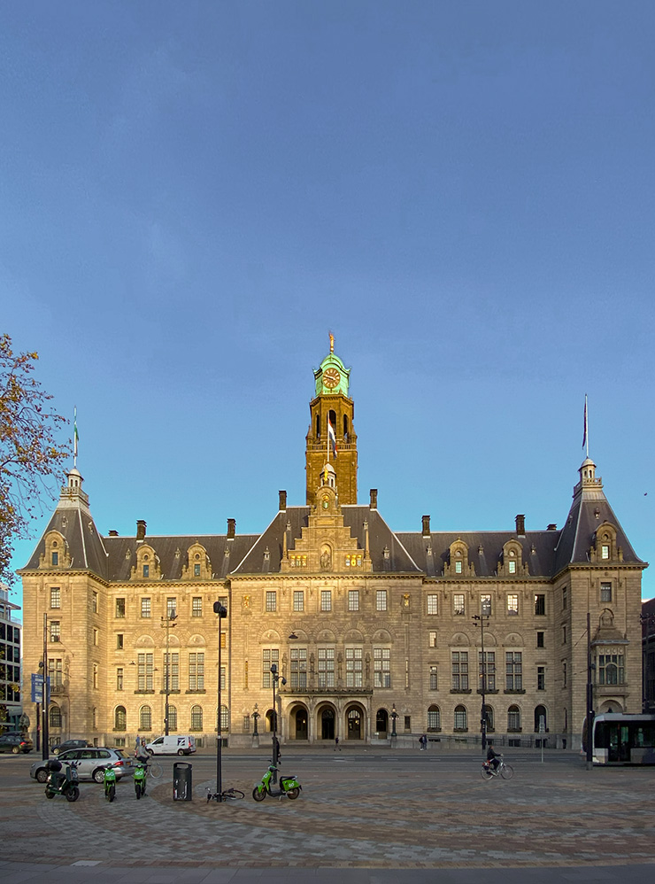 Городская ратуша в Роттердаме