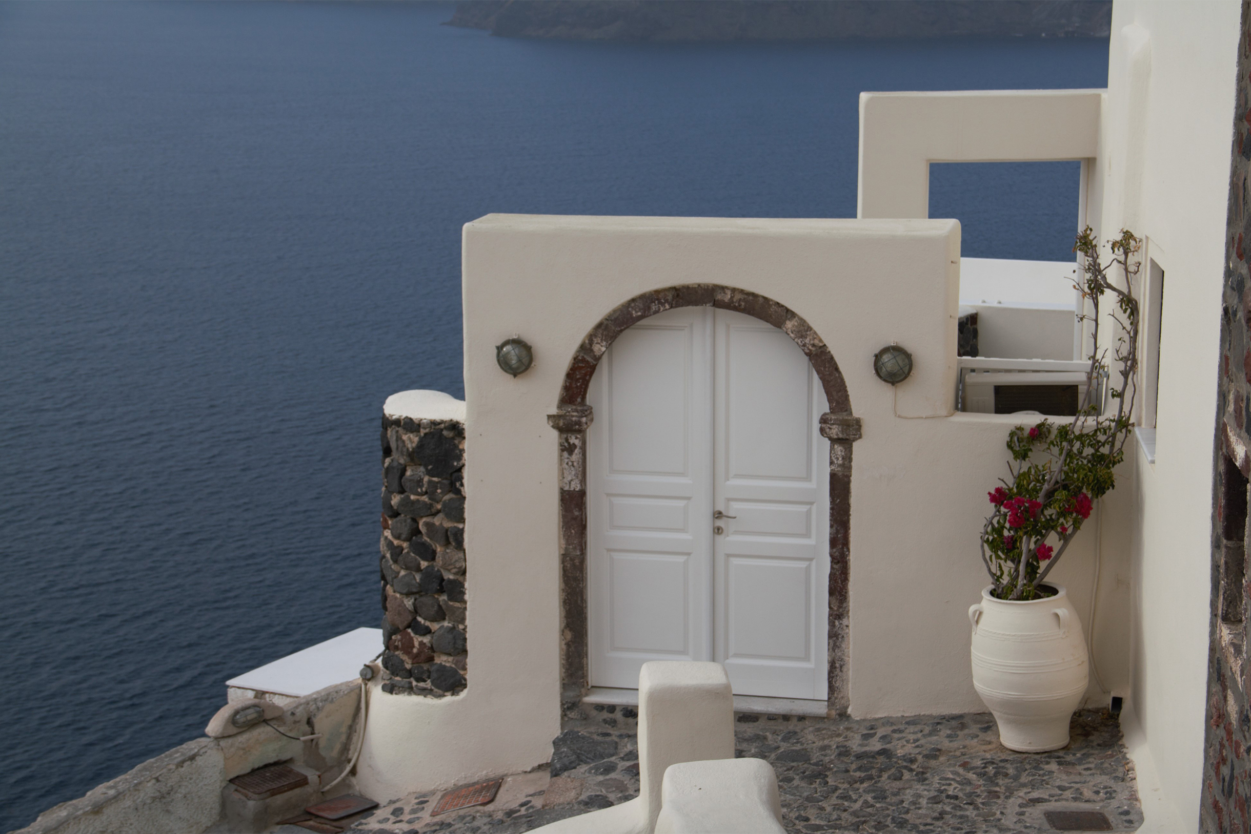 Дом на краю света — обычное дело для Санторини