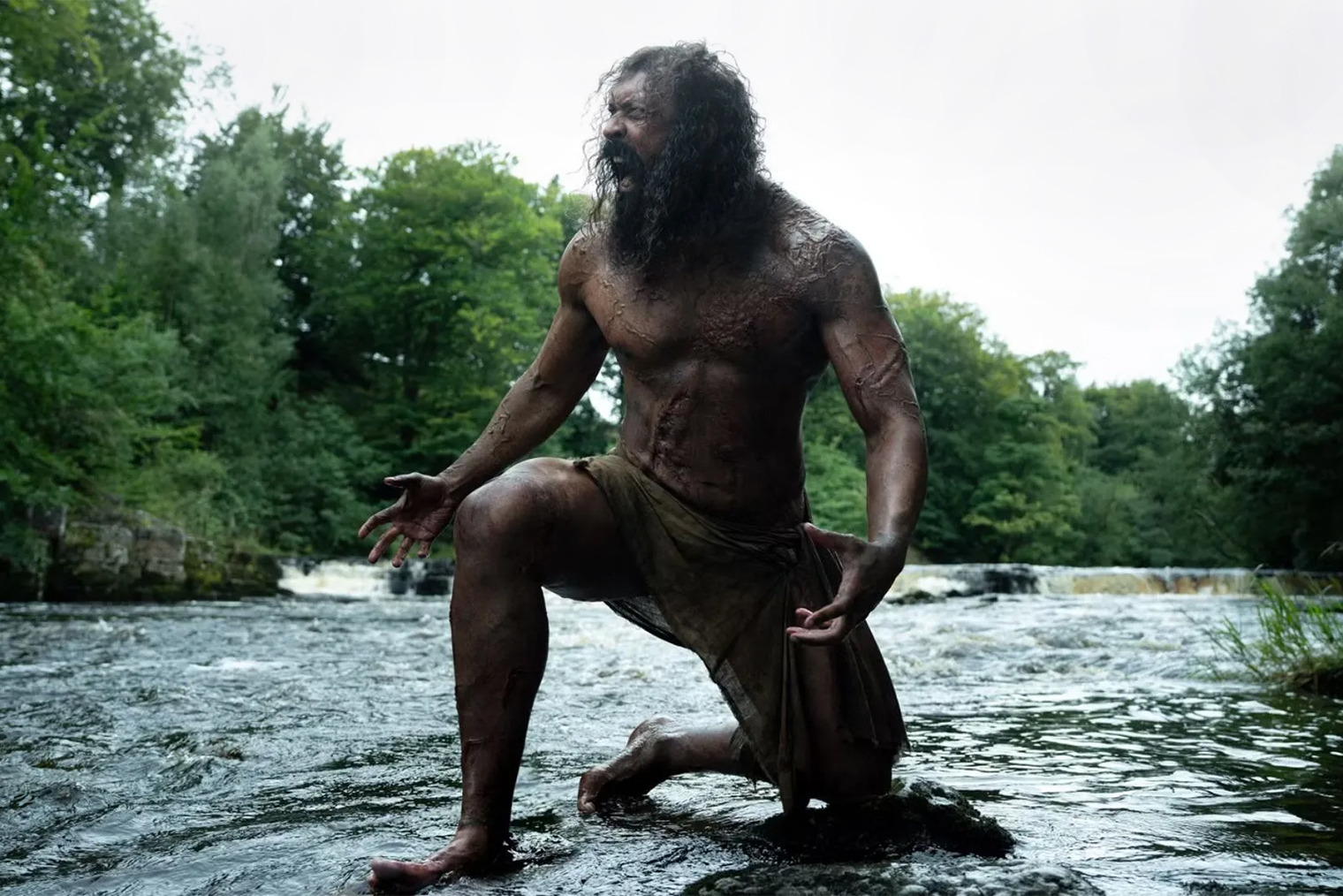 Имя Самсон персонаж, сыгранный Чи Льюисом-Парри, получил неслучайно. В Ветхом Завете это фигура нереальной физической силы, но одновременно глубоко трагическая и обреченная