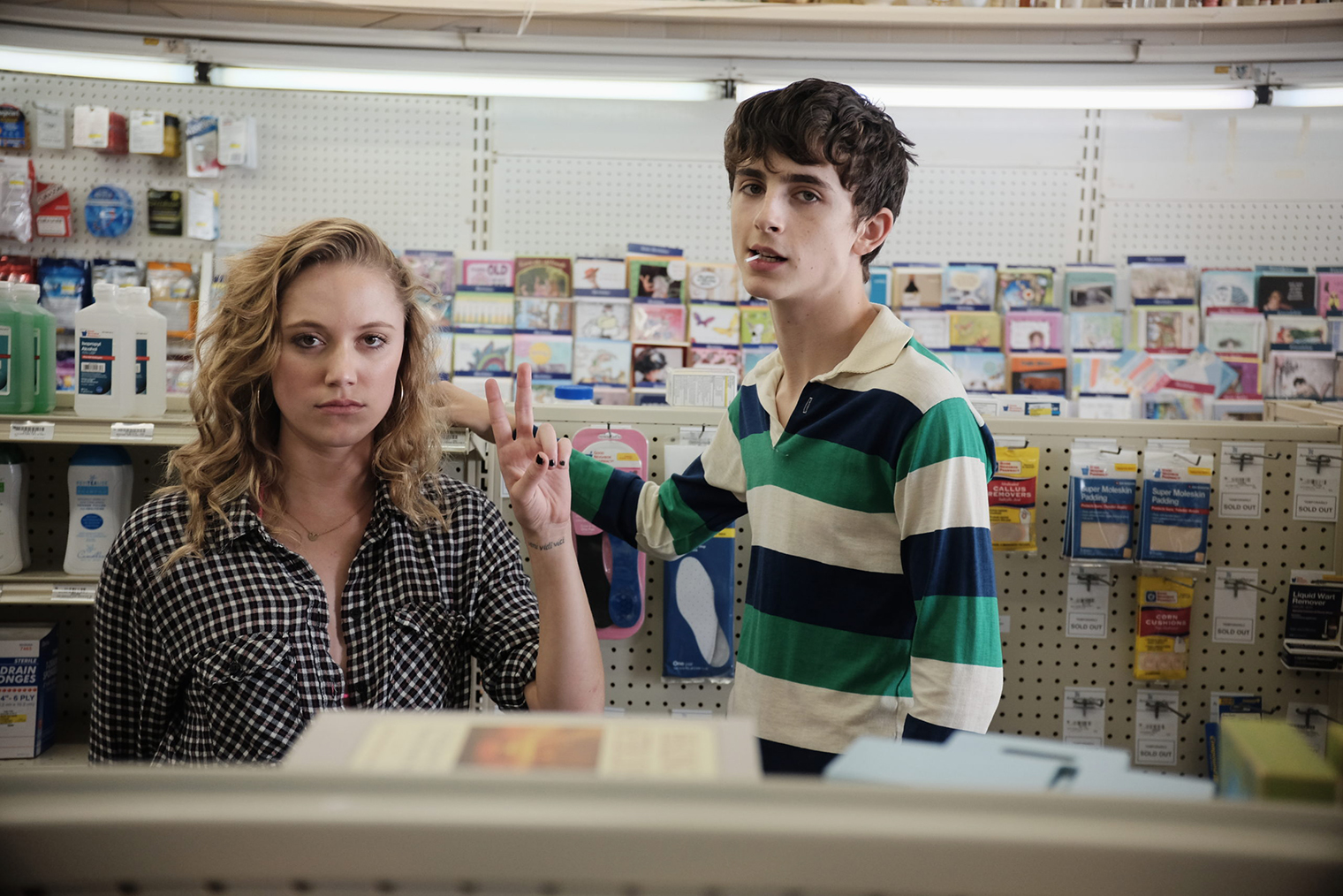 В неонуаре «Жаркие летние ночи» партнершей Шаламе по экрану стала Майка Монро. © A-One