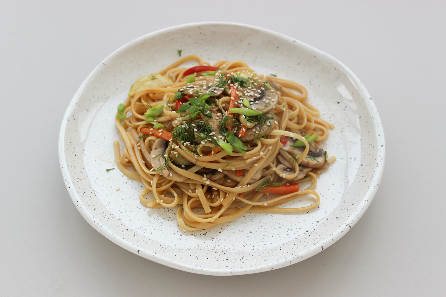 Готовый вок с овощами