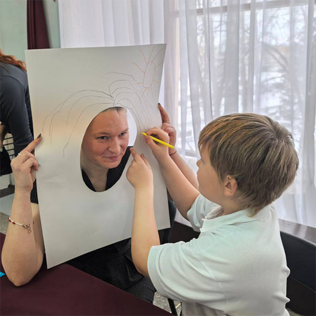 Ваня участвует в конкурсе ко Дню мам в местном Доме культуры