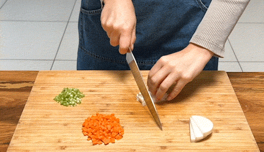 Брюнуаз — нарезка продуктов мелкими кубиками 2—3 мм