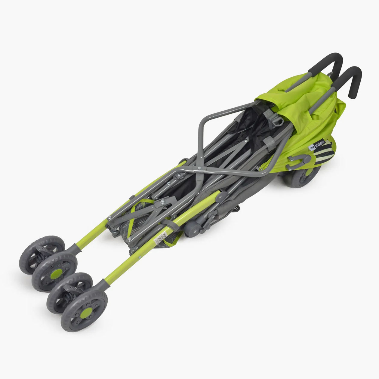 В сложенном виде трость становится узкой и длинной: габариты коляски на фото — 26,5 × 32,5 × 117 см. Коляска стоит 2 399 ₽. Источник: detmir.ru