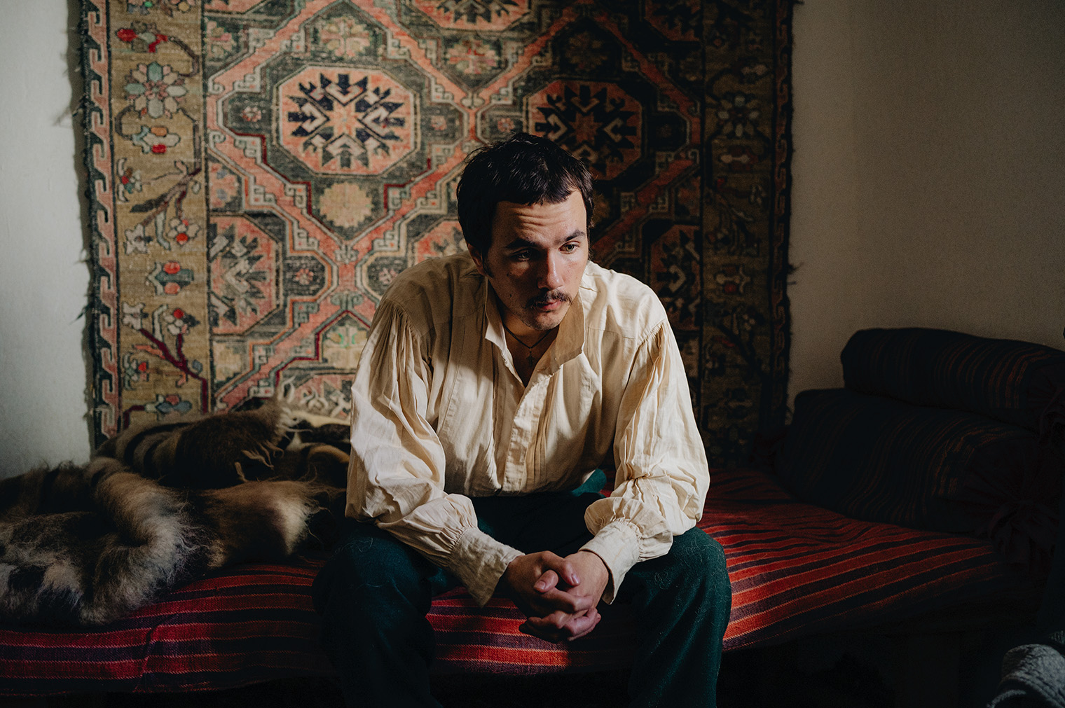 Для стендап-комика Ильи Озолина роль Лермонтова стала первой работой в кино. Кадр: «Вольга», К24