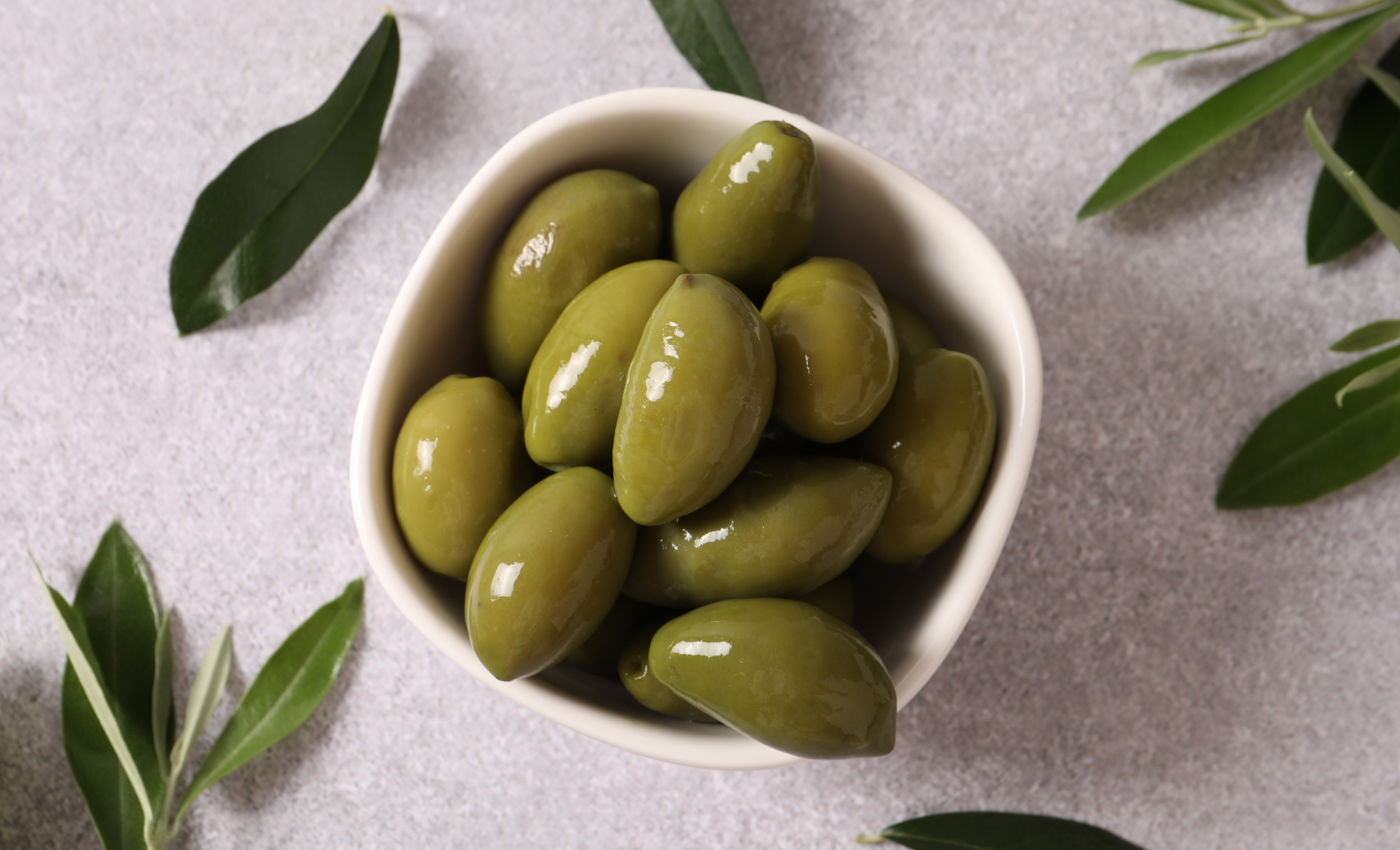 Маслины и оливки