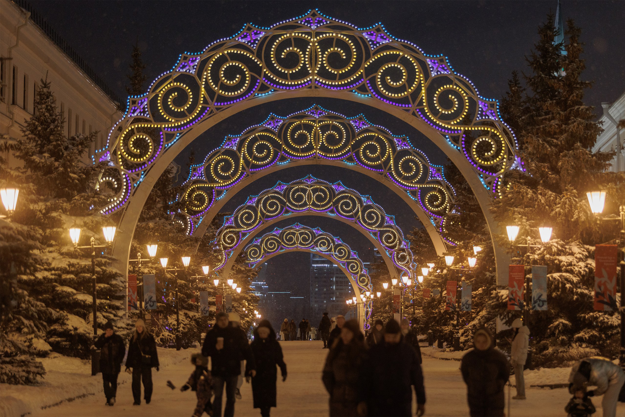 На территории Кремля — арки с татарским орнаментом