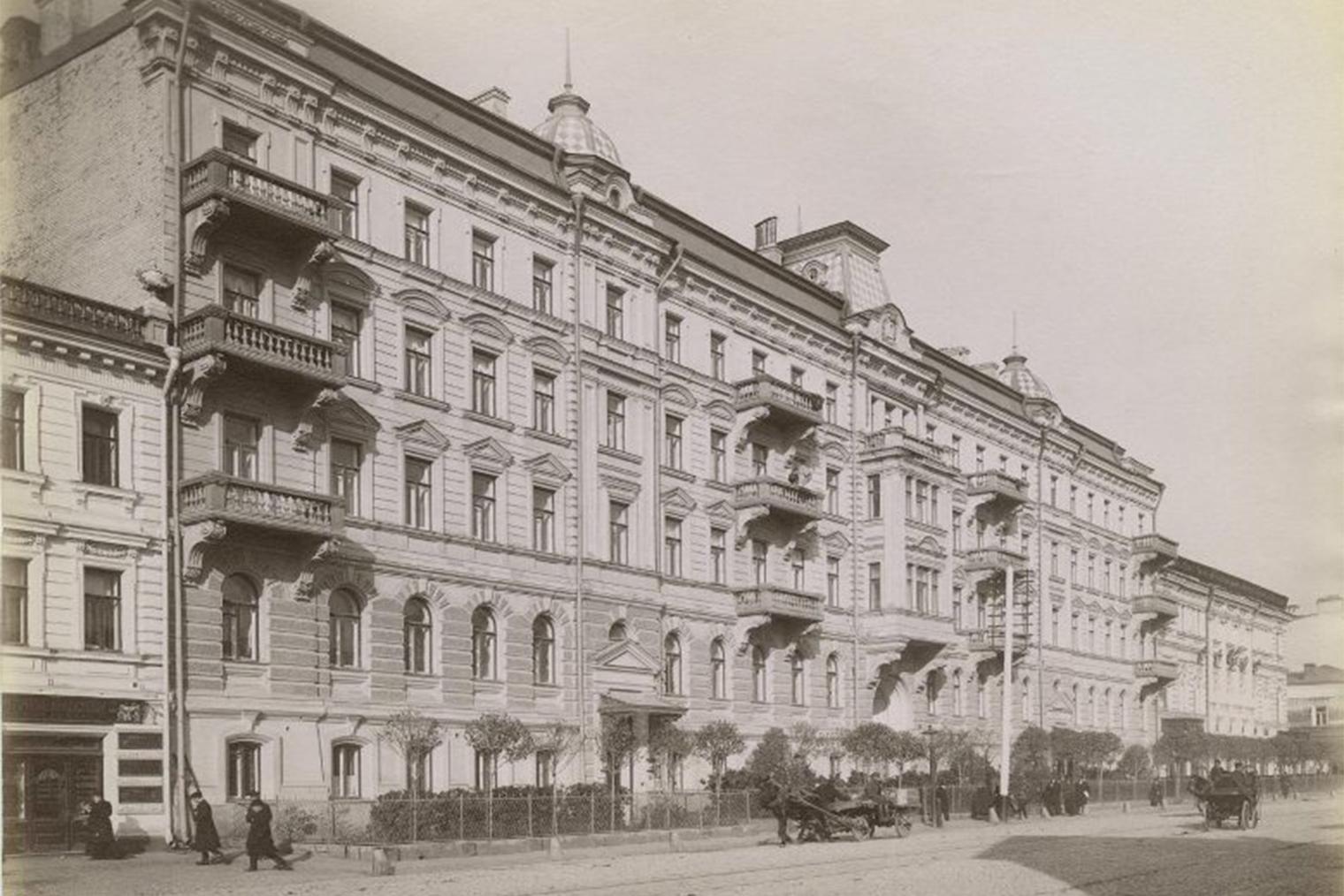 Доходный дом чаеторговца Николая Перлова, построенный в 1893 году в Москве на месте усадьбы Кошелевых. Источник: russiainphoto.ru