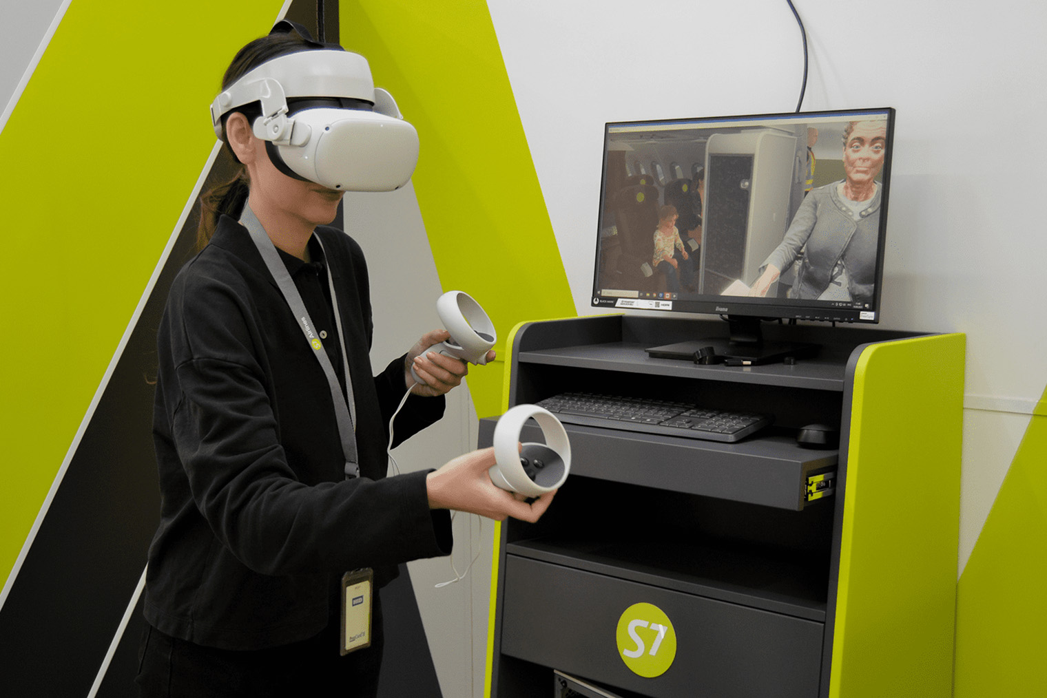 VR⁠-⁠тренажер для бортпроводников в S7 позволяет пообщаться с виртуальными пассажирами