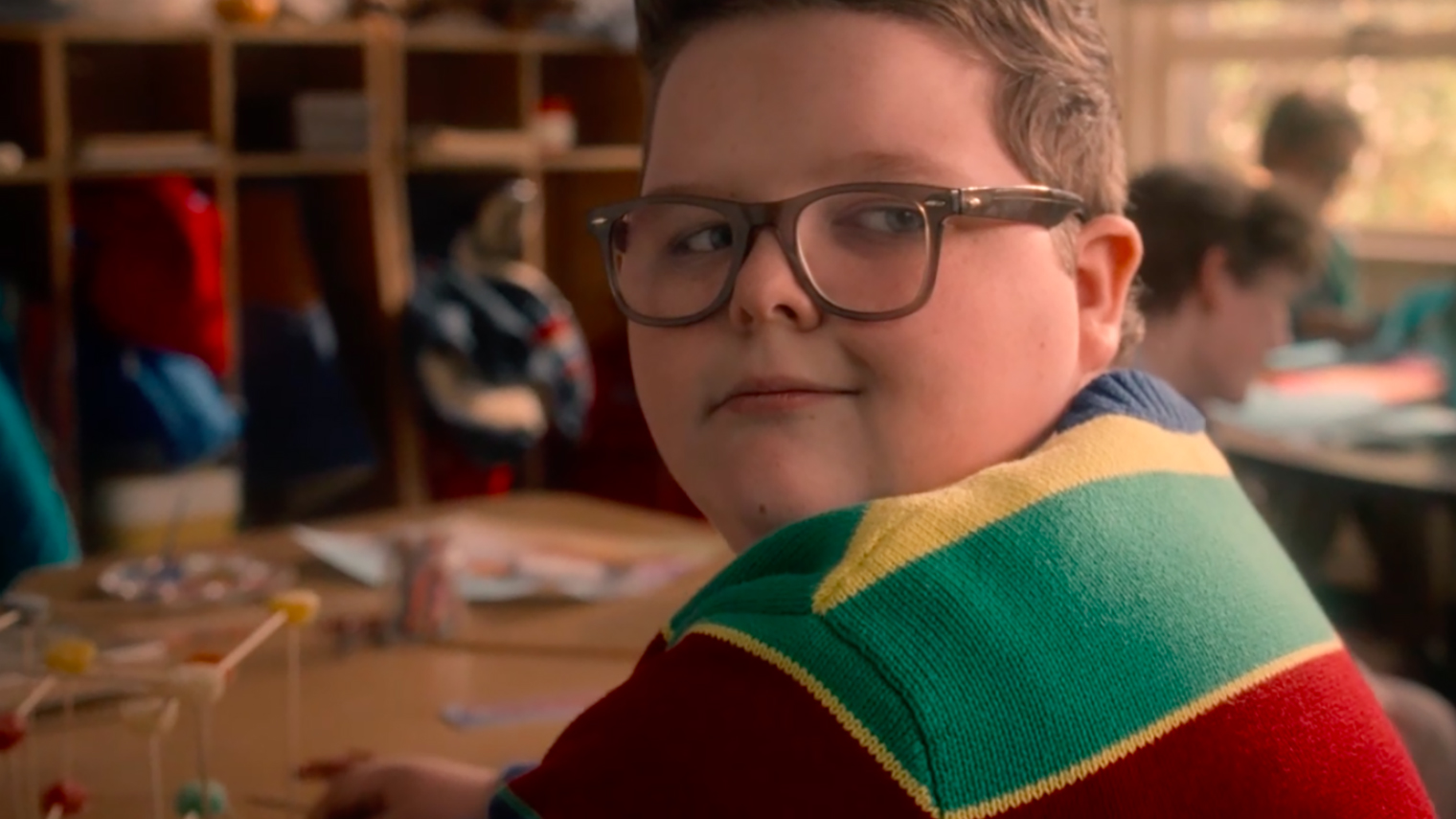 Дерек тоже видит Векну. Злодей представляется ему Мистером Кто