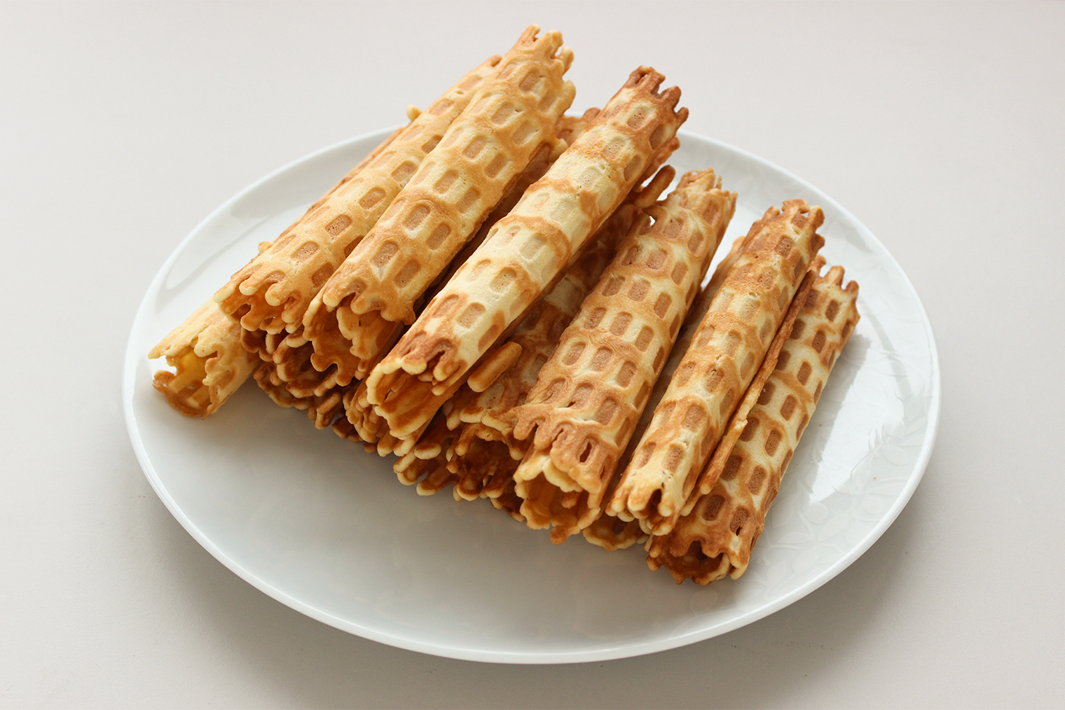 Шаг 8. Готовые трубочки начините или подавайте просто так