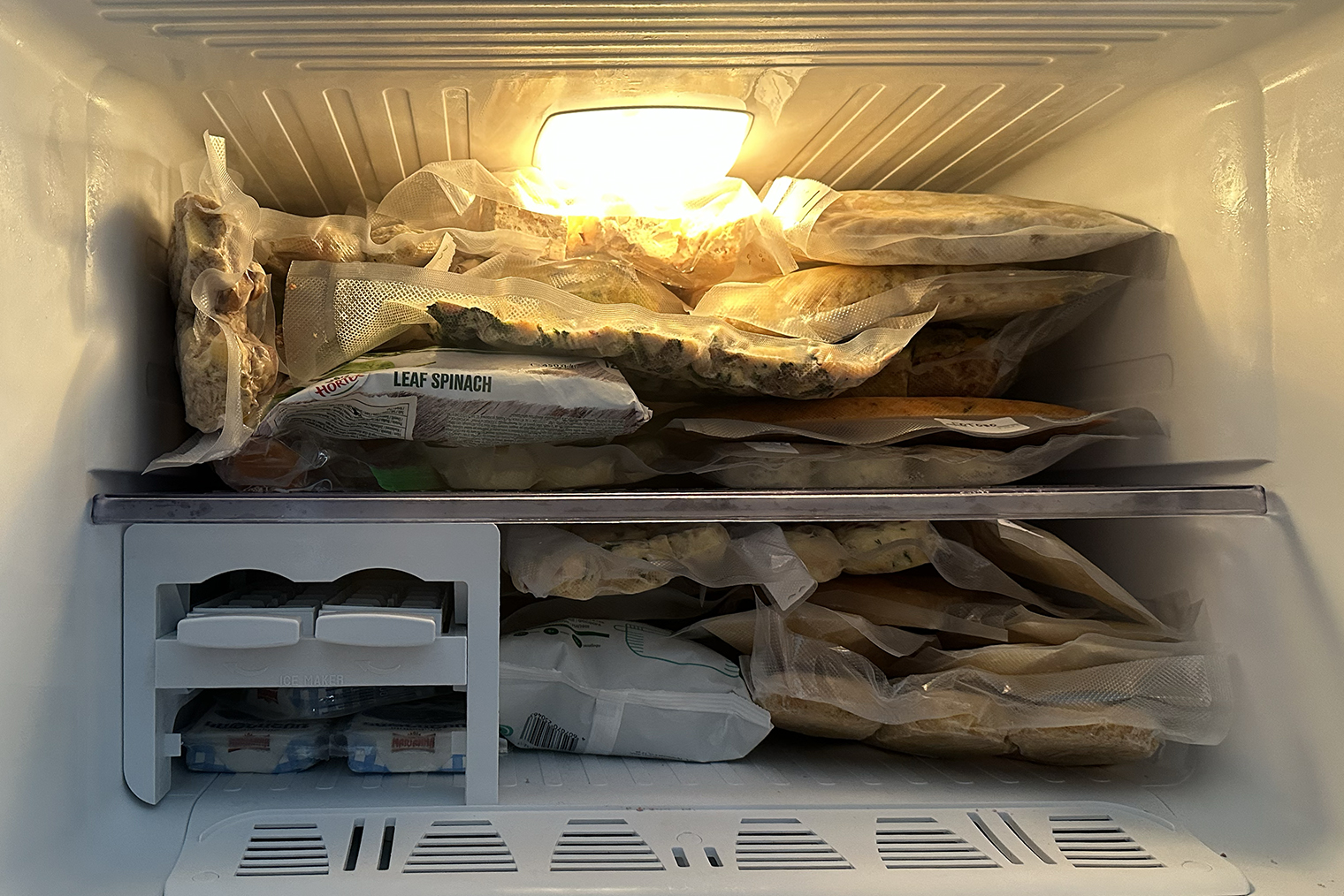 Заготовки на первые две недели заняли почти всю морозилку у друзей. Хорошо, что мы решили не везти все сразу