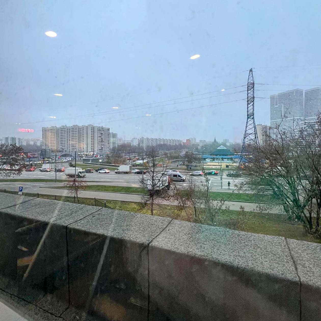 Вид на город из спортзала