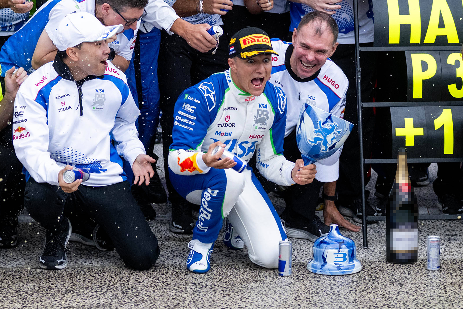 Аджар со сломанным кубком. © IMAGO / Eibner-Pressefoto / Memmler / Zuma / ТАСС