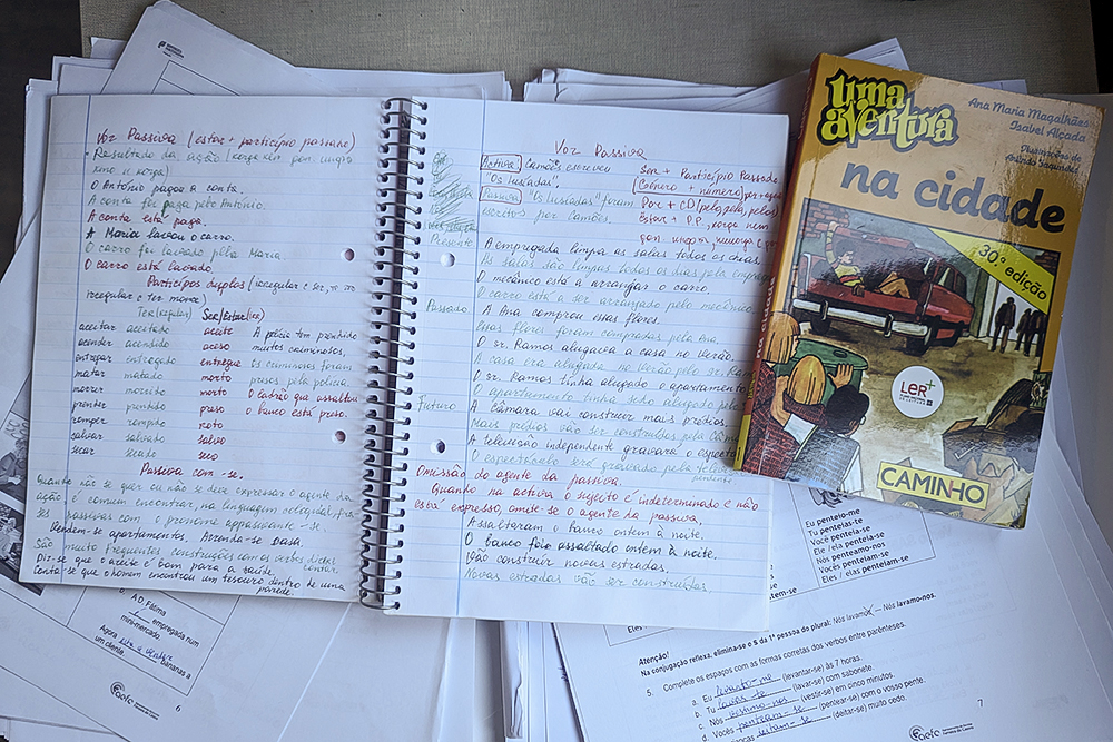 Мои тетради и учебные материалы на португальском