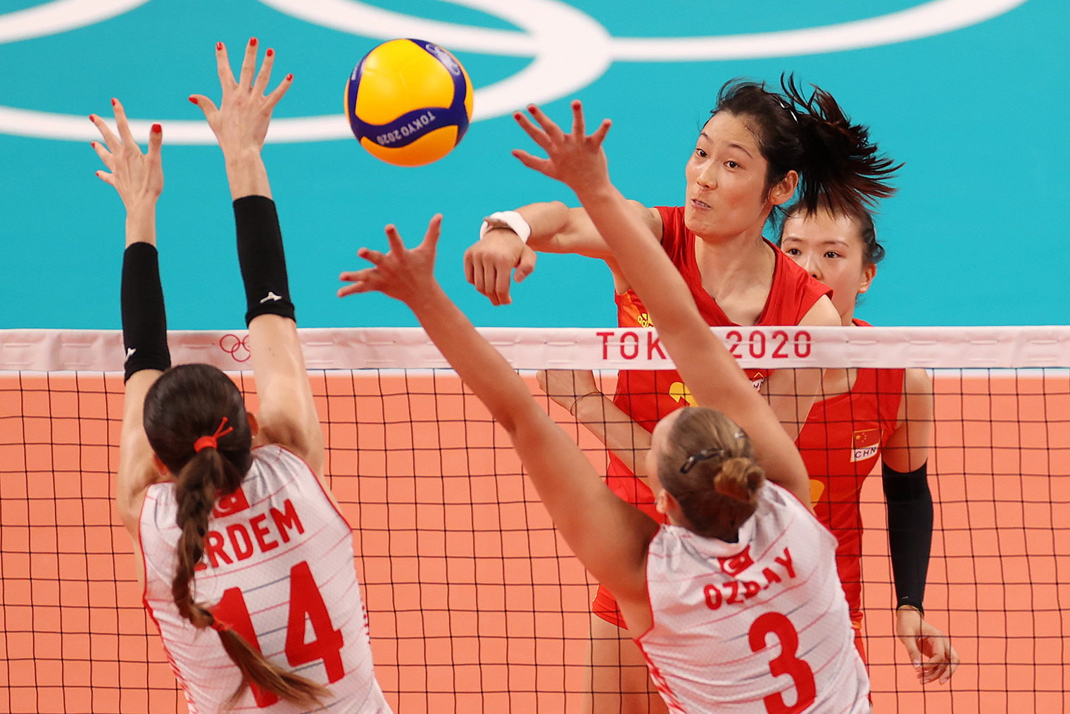 Матч между сборными Китая и Турции на Играх‑2020 в Токио. Фотография: Toru Hanai / Getty Images