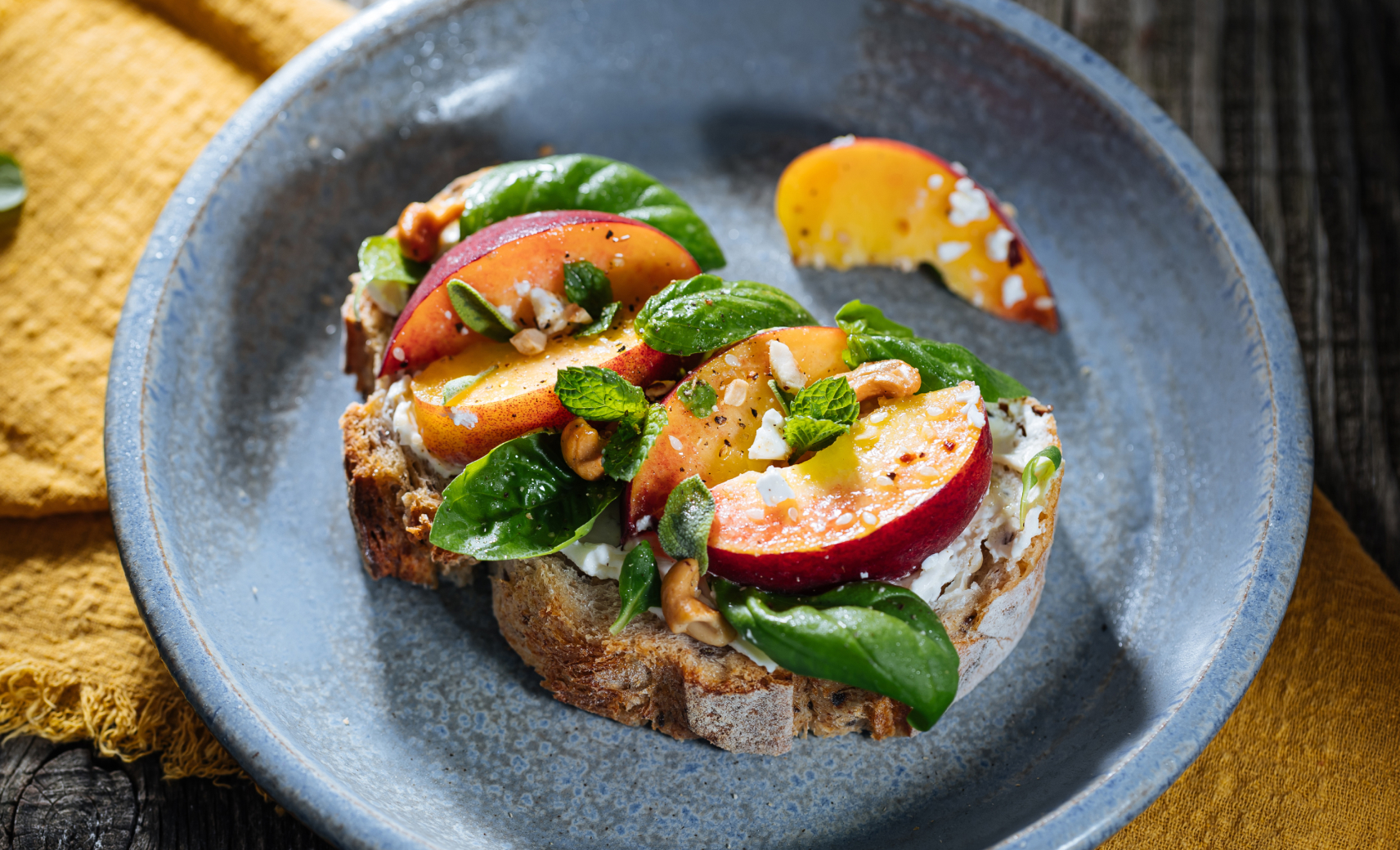 Творог и персик