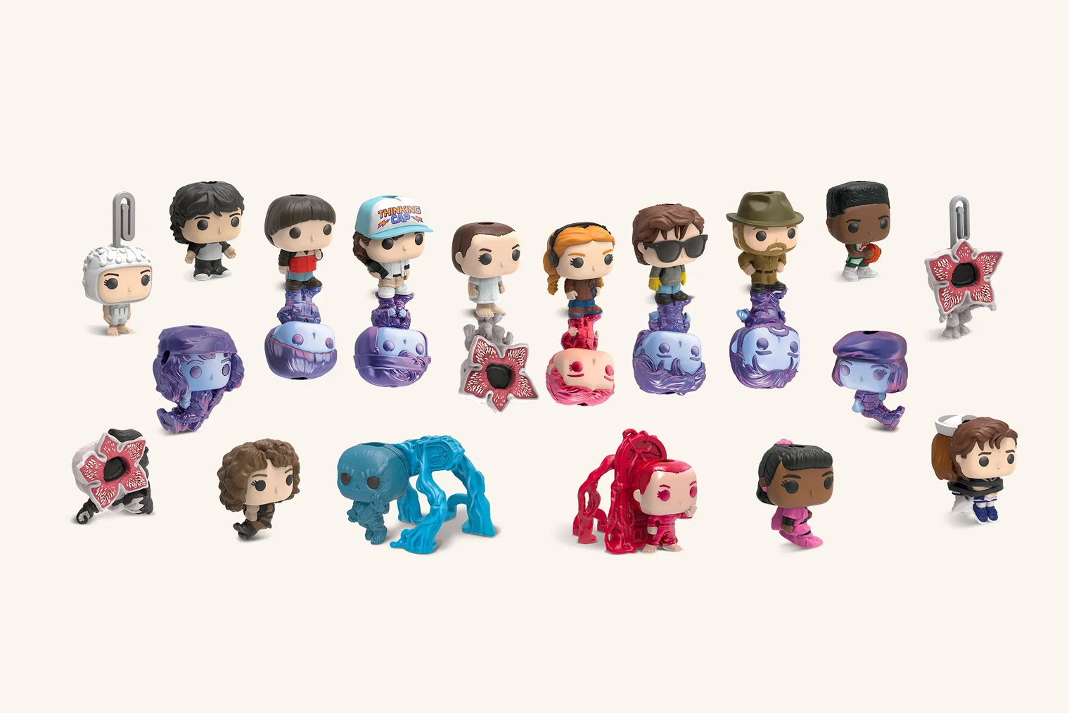 Так выглядит вся коллекция. Красная Эл и синий Векна — это подставки для телефона. Источник: Kinder