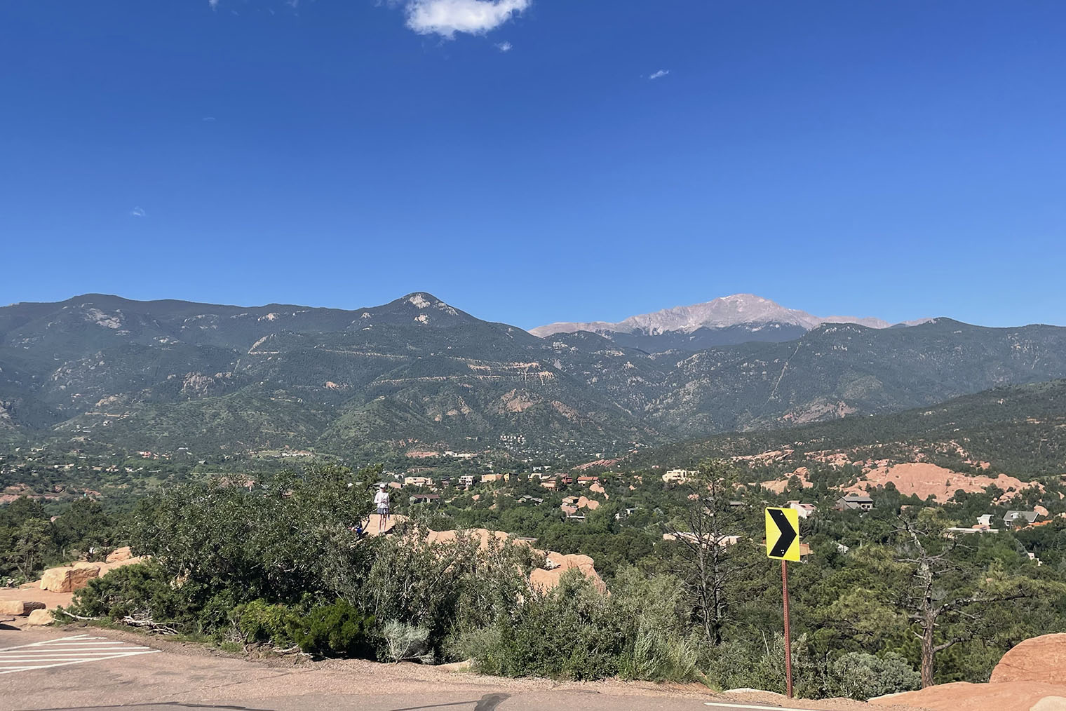 Со смотровых площадок виден символ Колорадо-Спрингс — гора Пайкс⁠-⁠пик