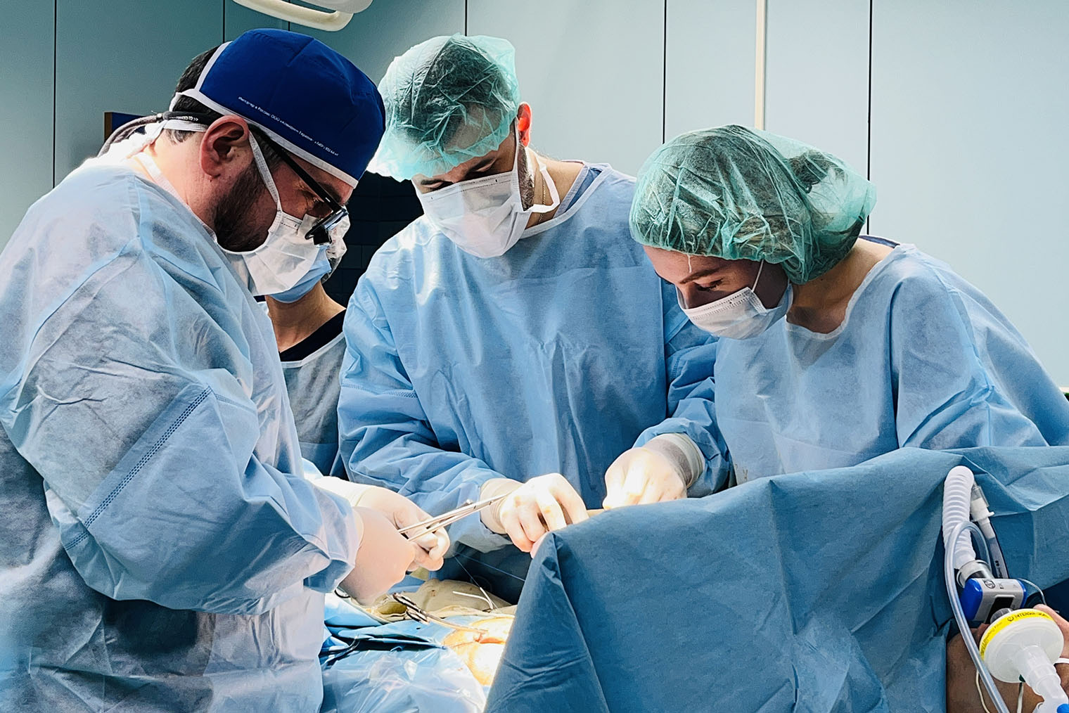 Самый распространенный вид трансплантации — пересадка почки: за 2023 год врачи провели 1817 таких операций, из них 133 — детям