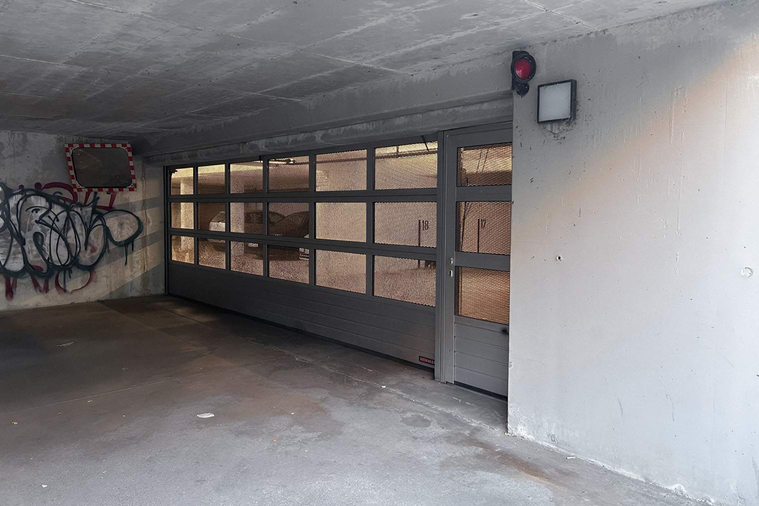 Подземная парковка в доме