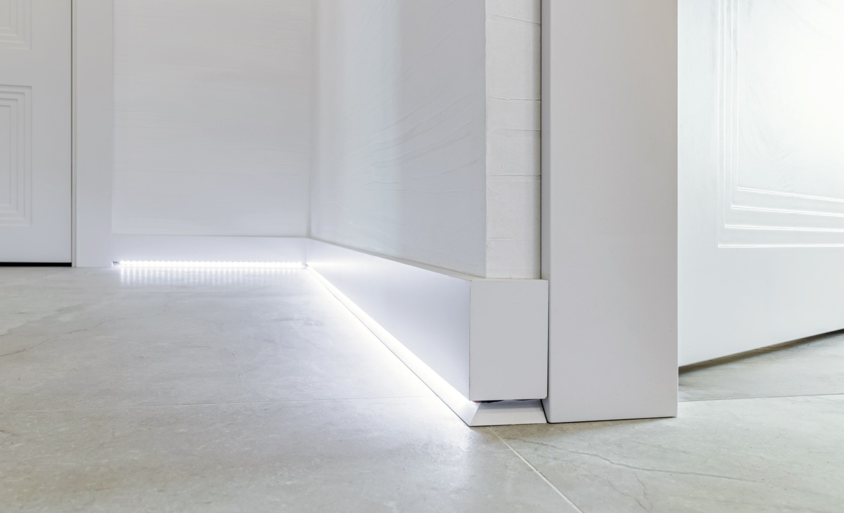 Плинтус с подсветкой