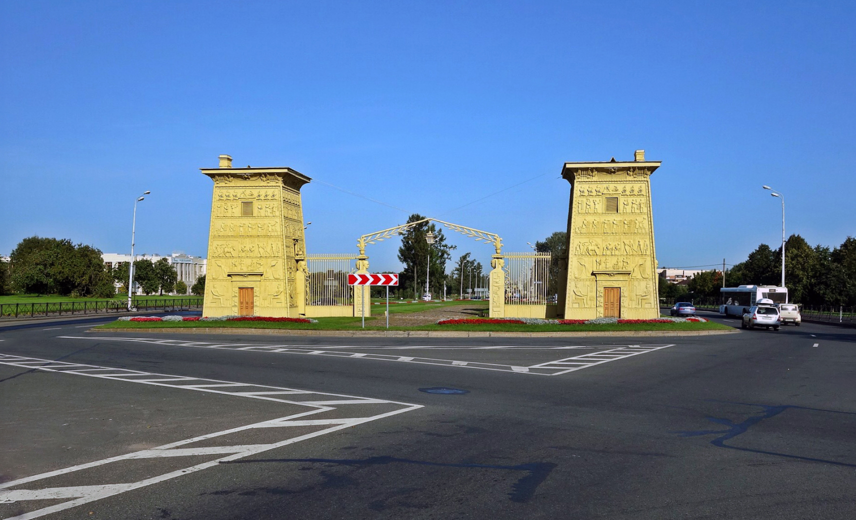 Египетские ворота в Пушкине