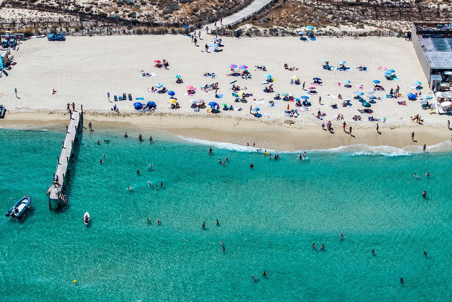 Пляж Пампелон находится в центре полуострова Сан-Тропе и считается одним из самых популярных на Лазурном Берегу. © Mario Hagen / Shutterstock / FOTODOM