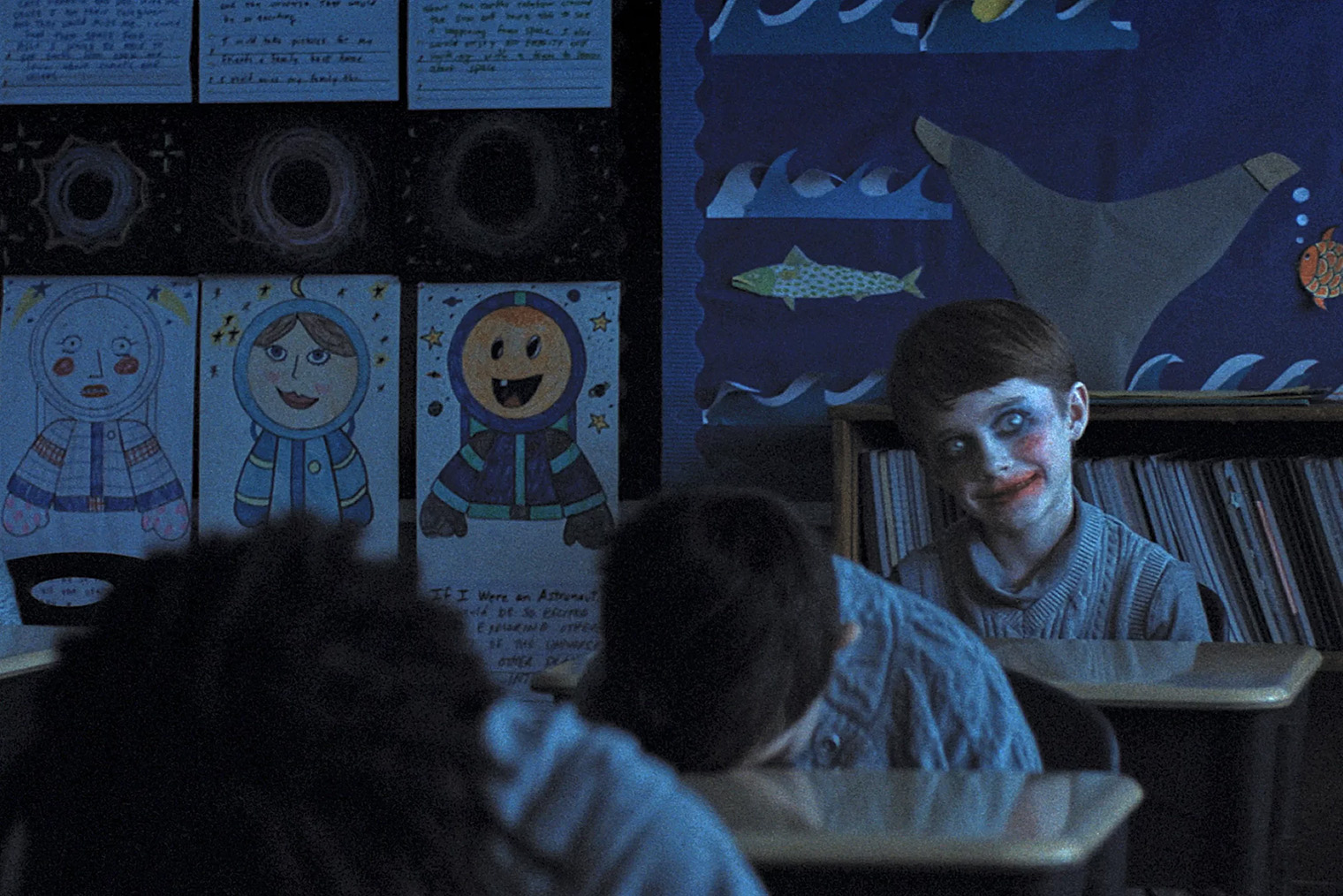 Перед просмотром лучше не читать рецензий и пересказ сюжета: в фильме много сюрпризов — а чужие впечатления и спойлеры могут легко их испортить. Кадр: Warner Bros.