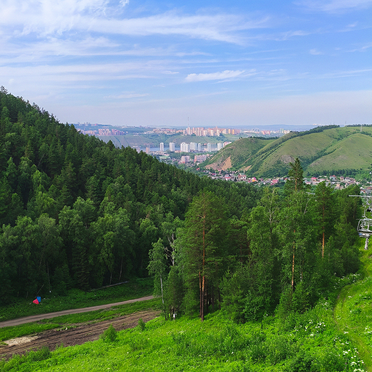 Вид на Красноярск с канатной дороги