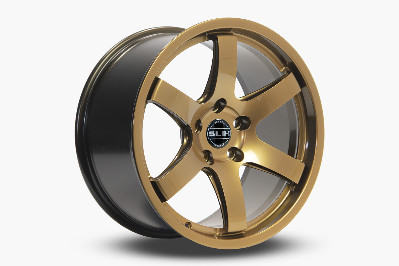 Кованый диск отечественного производства — Slik L-753. Стоит от 45 000 ₽ за штуку. © slikcom.ru