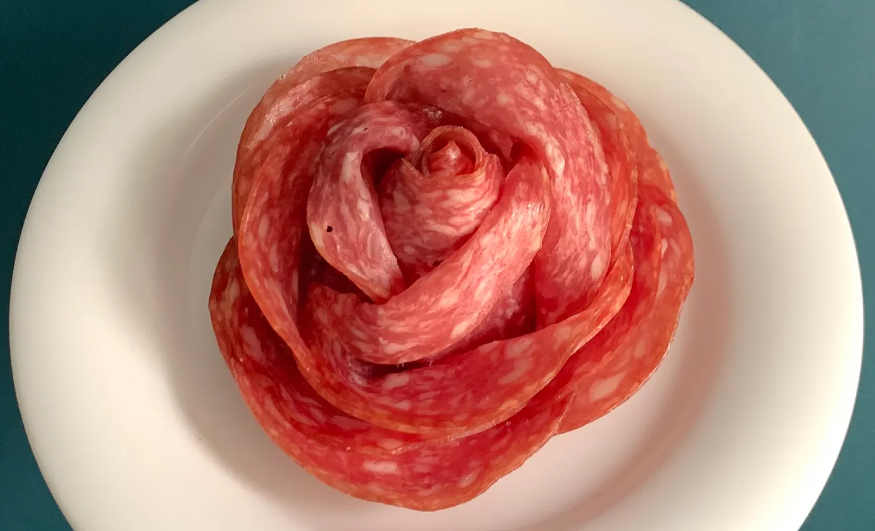 Колбасная роза