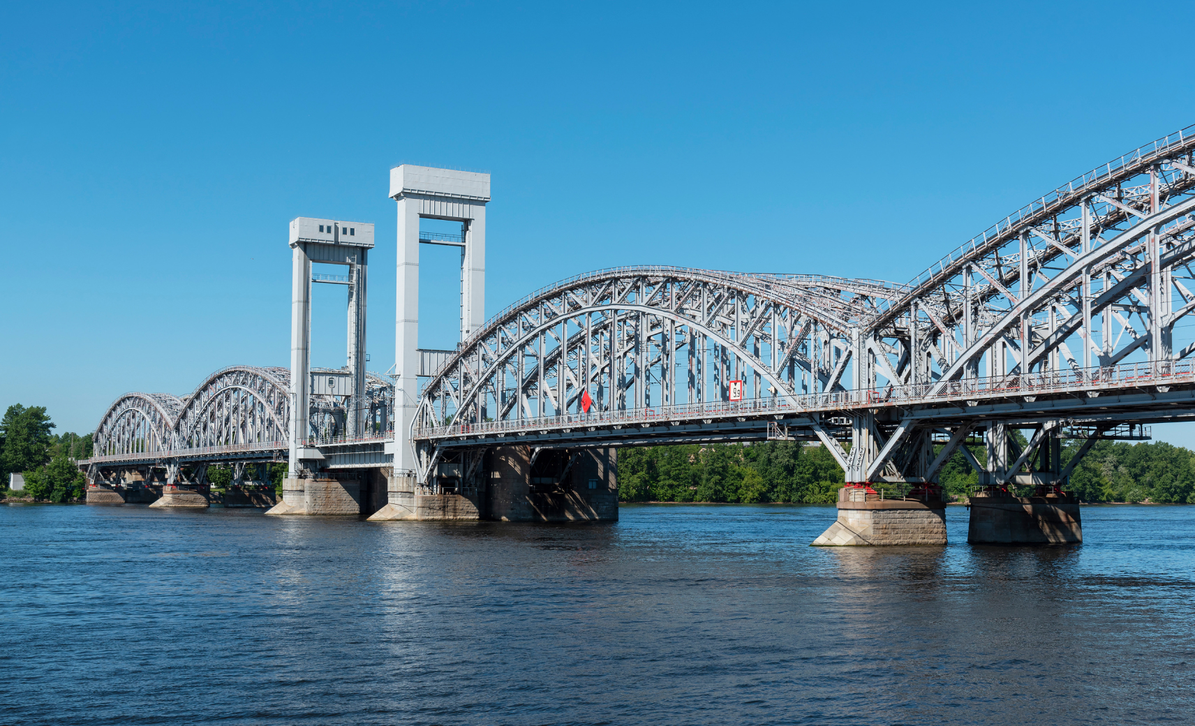 Прогулка по району Стеклянный городок